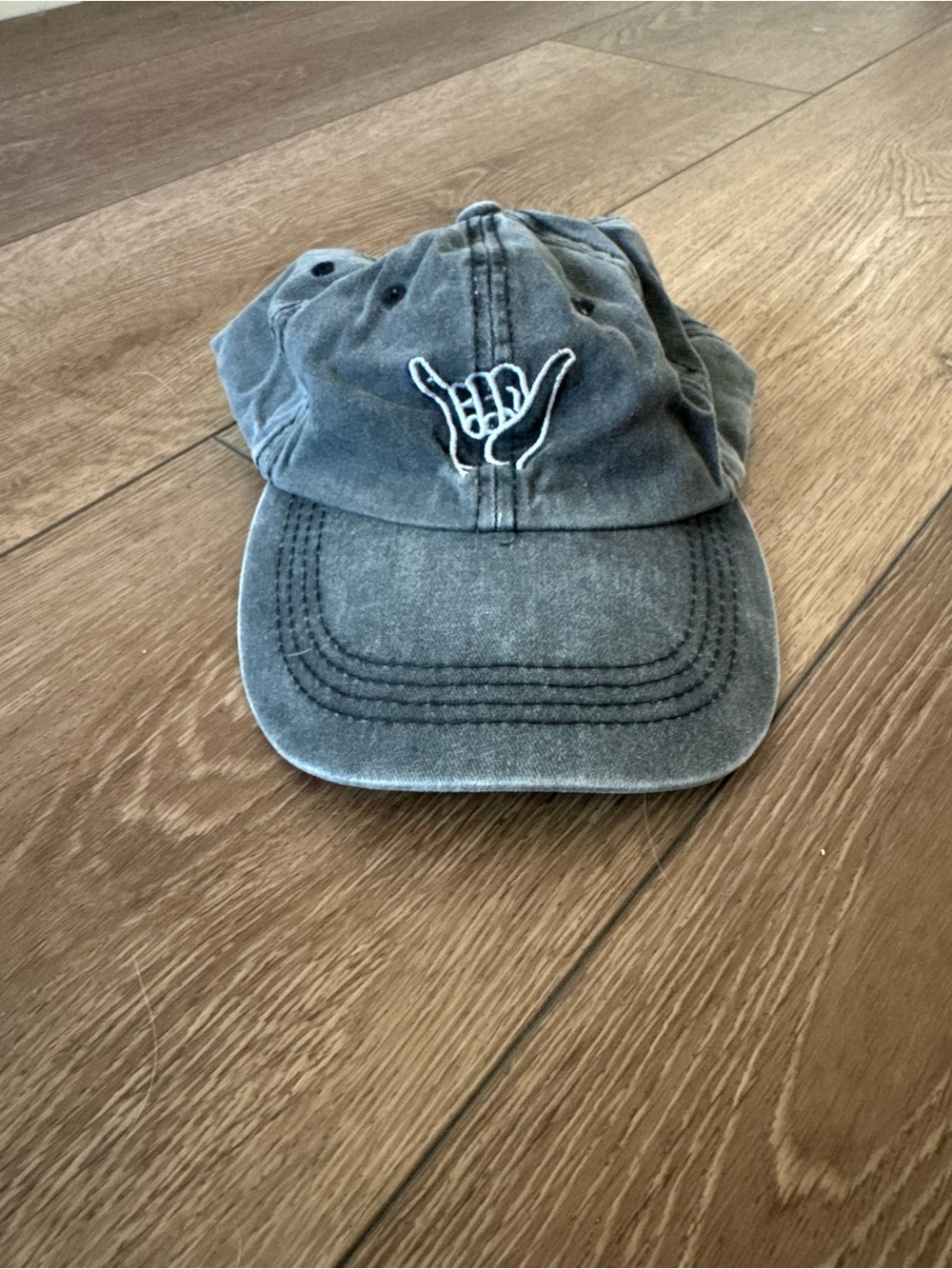 Hang Loose Washed Gray Shaka Embroidered Cotton Hat